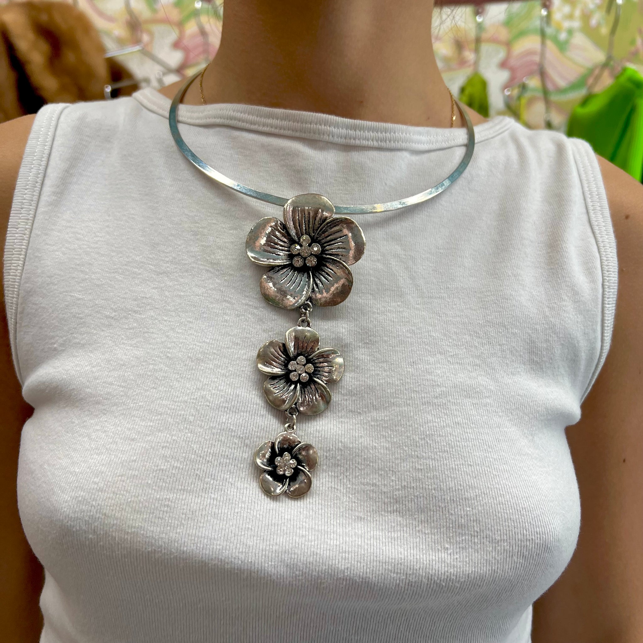 Silver Choker with 3 flowers